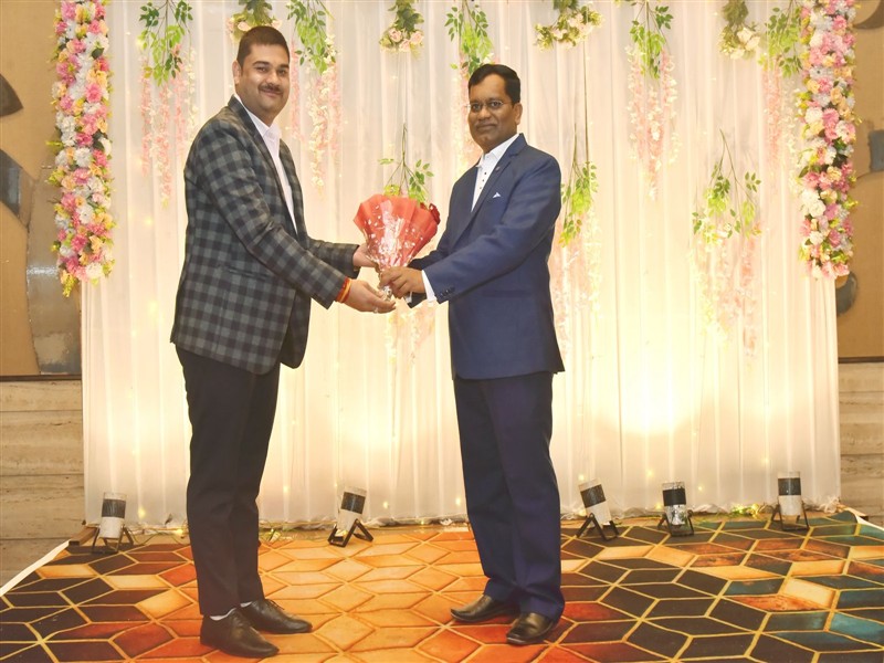  Distributor and dealer Metting